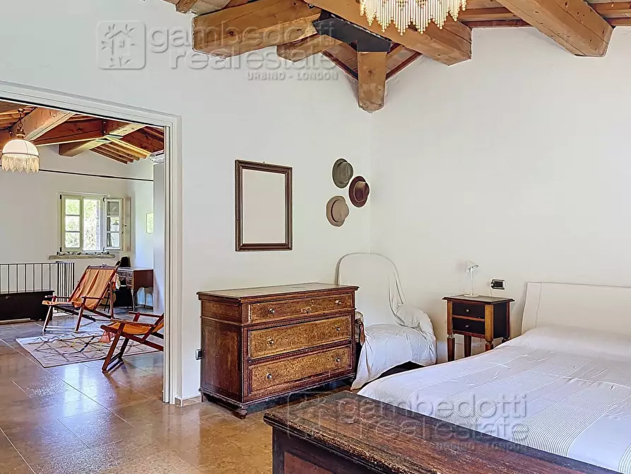 Immagine 105 di Villa in vendita  a Urbino