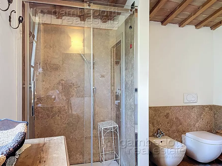 Immagine 111 di Villa in vendita  a Urbino