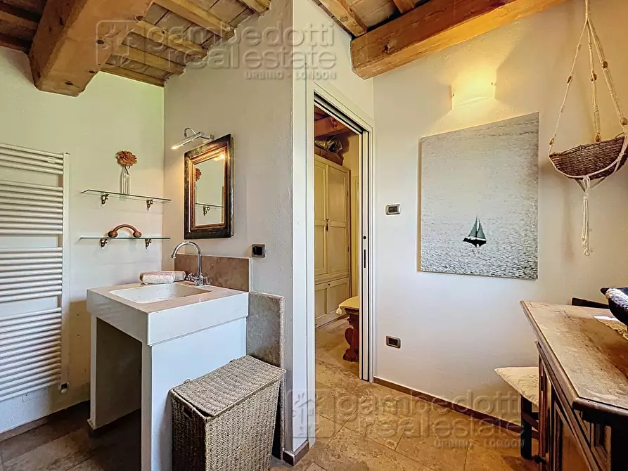 Immagine 108 di Villa in vendita  a Urbino