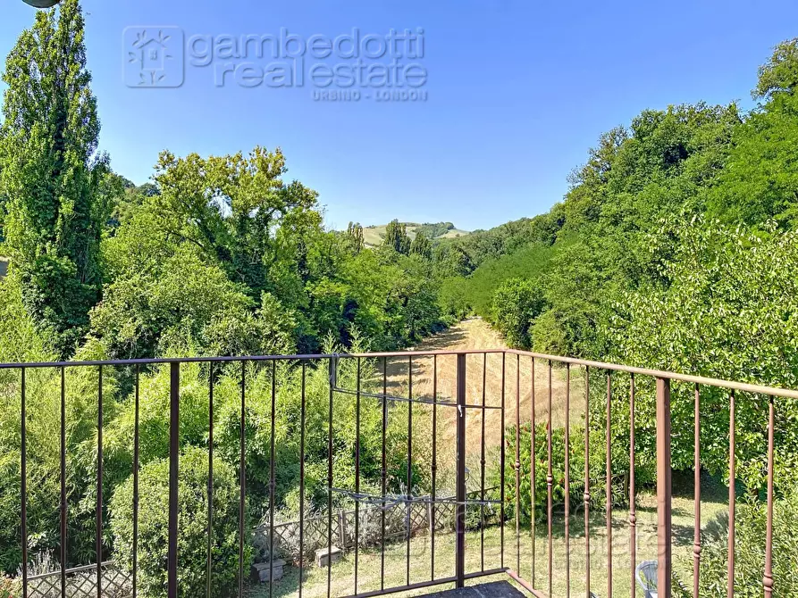 Immagine 97 di Villa in vendita  a Urbino