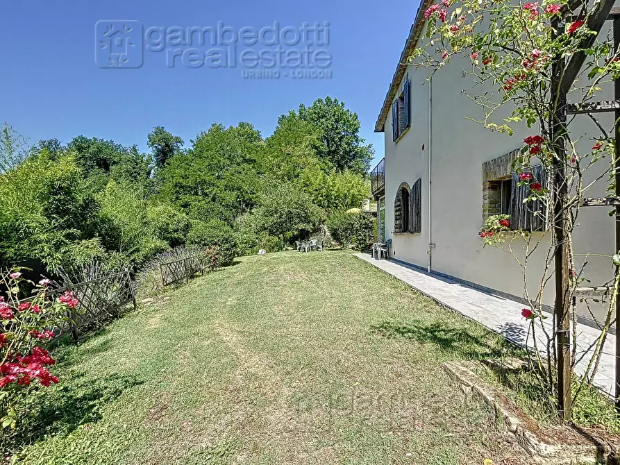 Immagine 134 di Villa in vendita  a Urbino