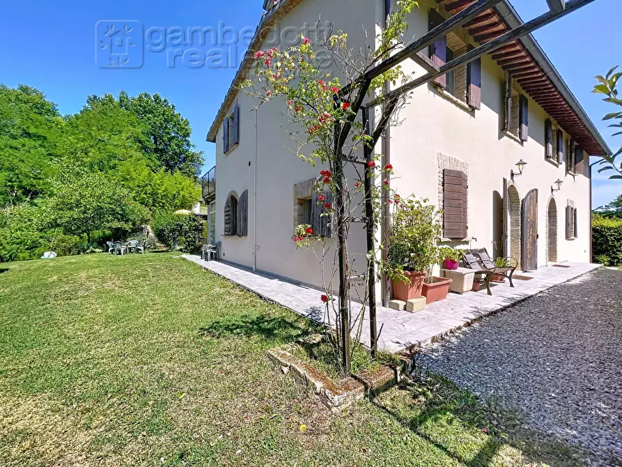 Immagine 133 di Villa in vendita  a Urbino