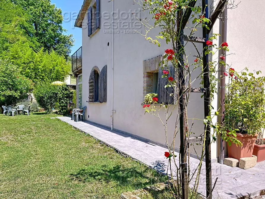Immagine 135 di Villa in vendita  a Urbino