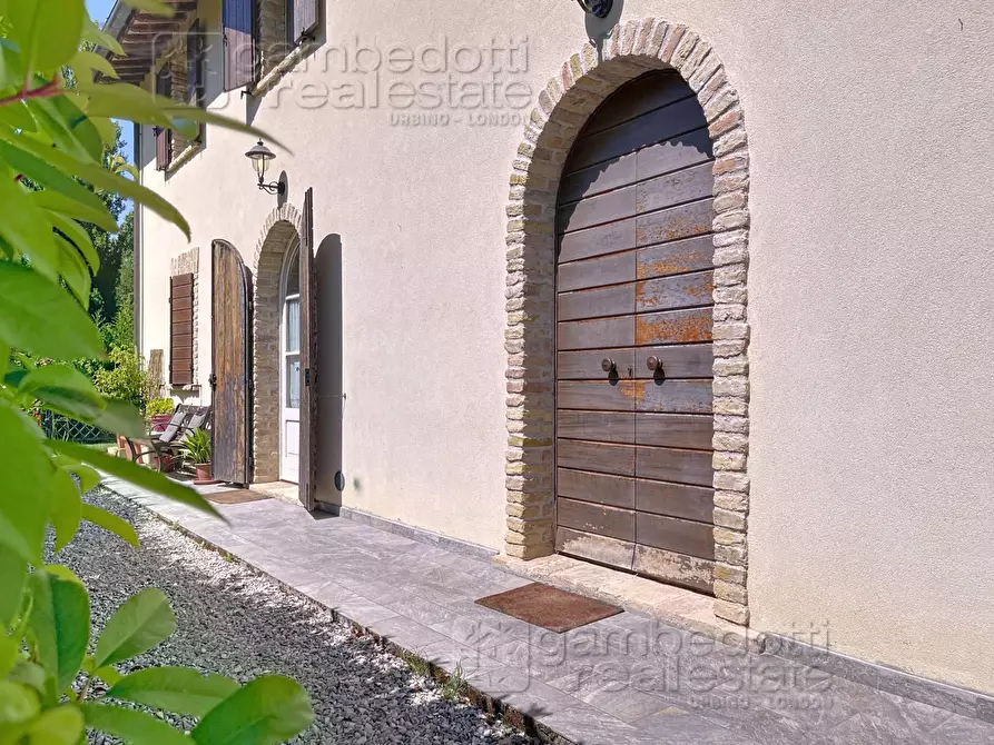 Immagine 37 di Villa in vendita  a Urbino