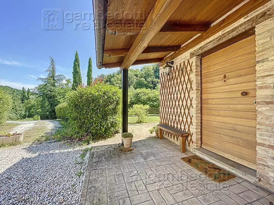 Immagine 8 di Villa in vendita  a Urbino