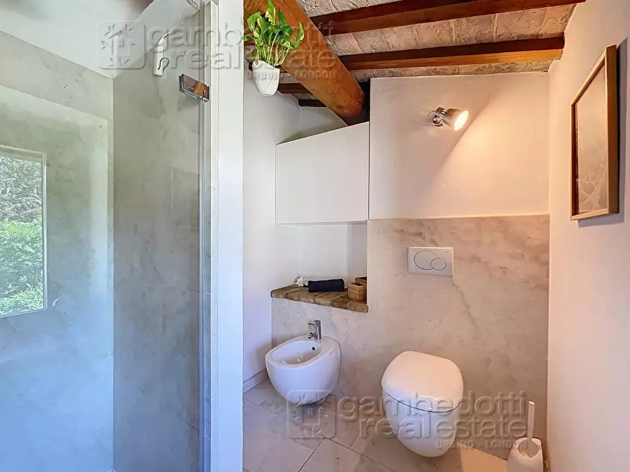 Immagine 29 di Villa in vendita  a Urbino