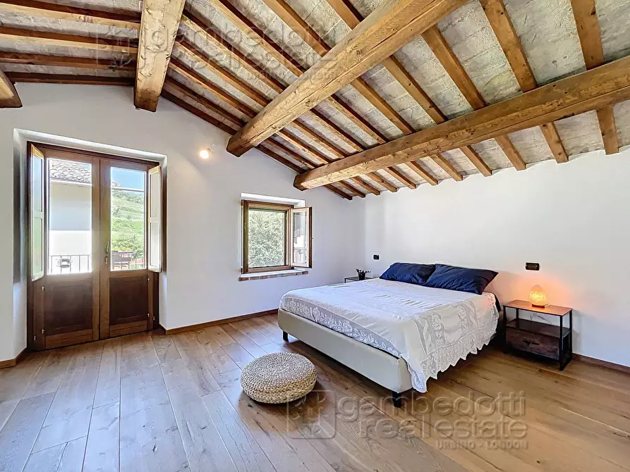 Immagine 22 di Villa in vendita  a Urbino