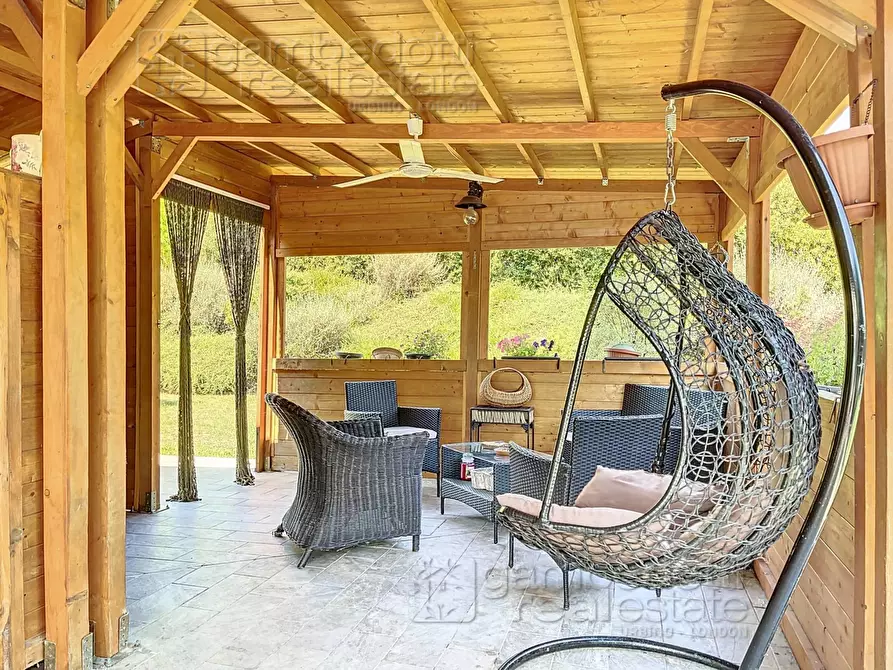 Immagine 125 di Villa in vendita  a Urbino