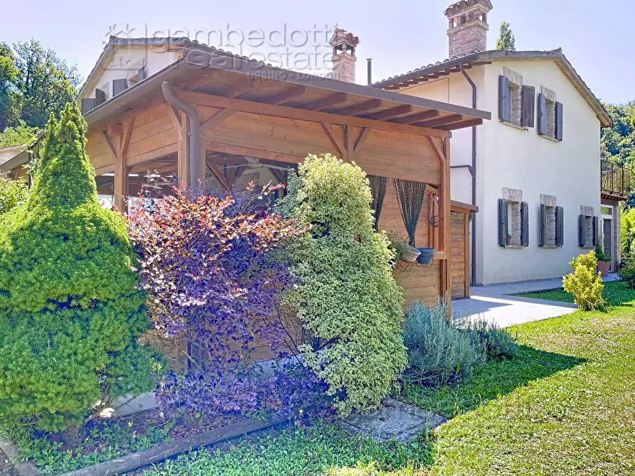 Immagine 113 di Villa in vendita  a Urbino