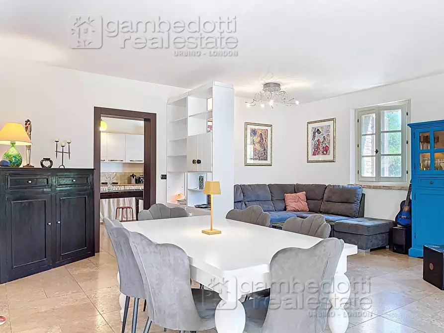 Immagine 40 di Villa in vendita  a Urbino