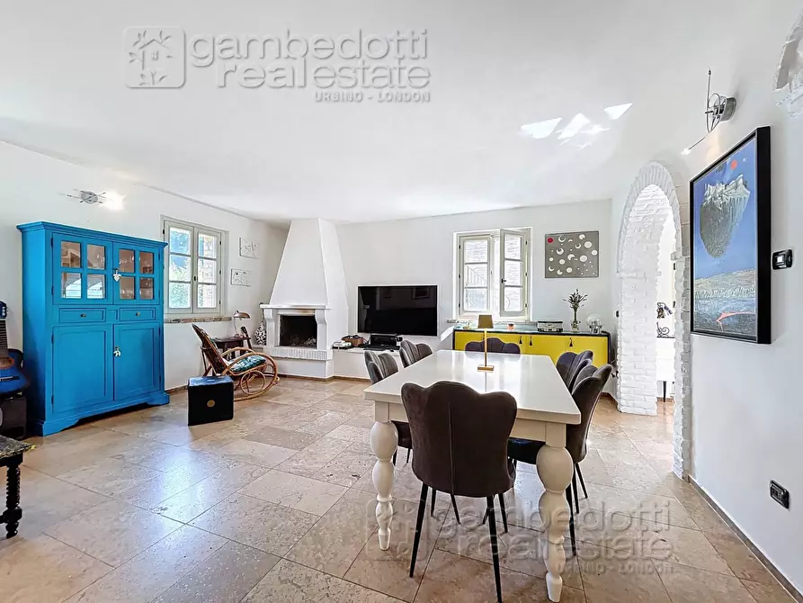Immagine 46 di Villa in vendita  a Urbino