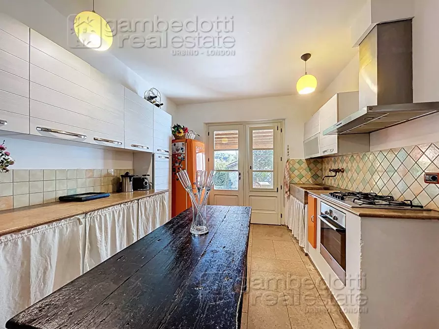 Immagine 47 di Villa in vendita  a Urbino