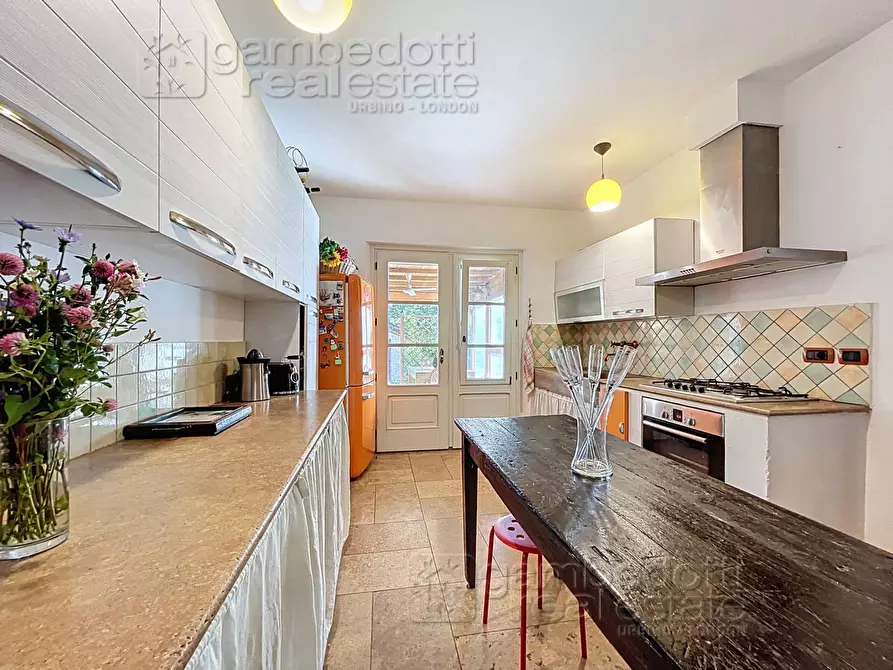 Immagine 48 di Villa in vendita  a Urbino