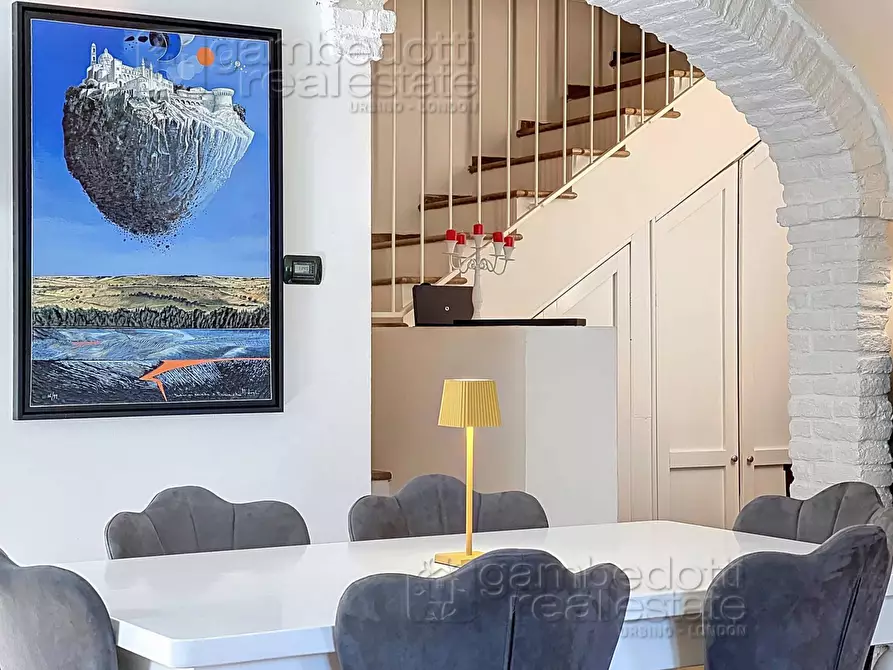 Immagine 42 di Villa in vendita  a Urbino
