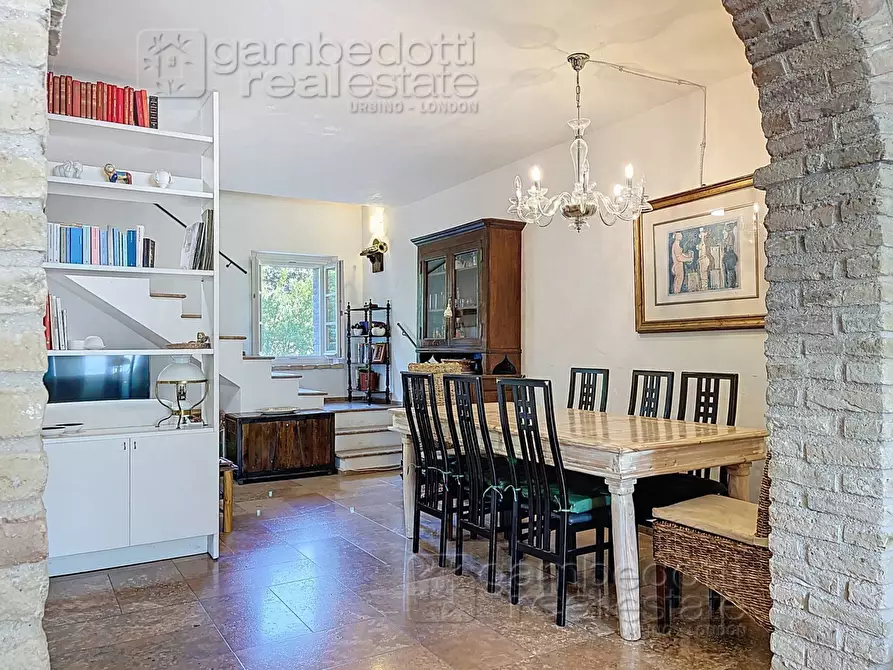 Immagine 80 di Villa in vendita  a Urbino