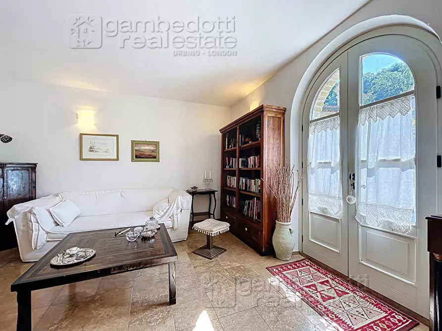 Immagine 77 di Villa in vendita  a Urbino