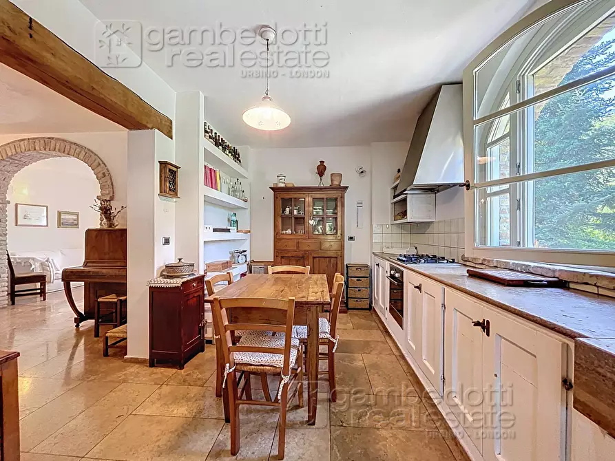 Immagine 86 di Villa in vendita  a Urbino