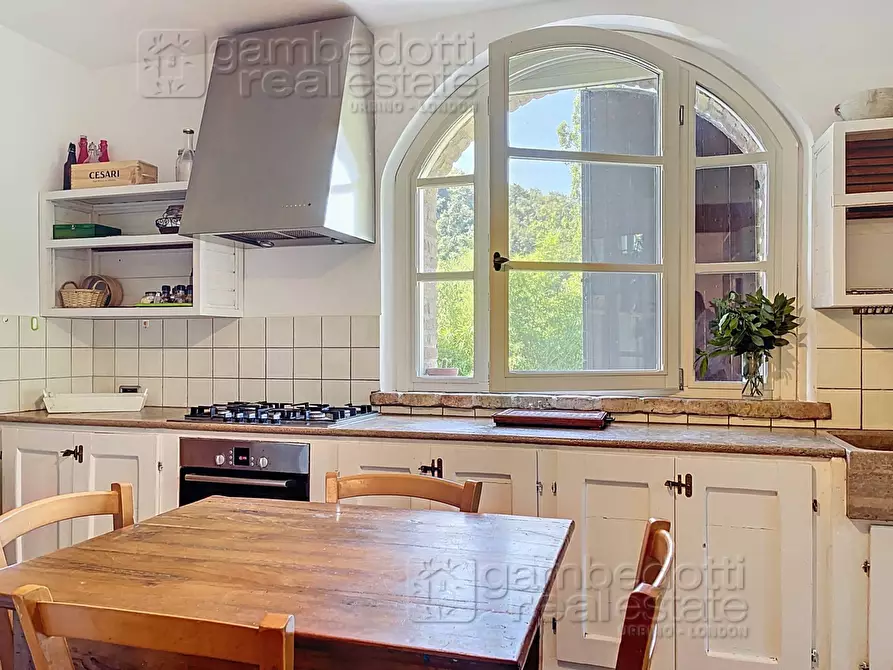 Immagine 85 di Villa in vendita  a Urbino