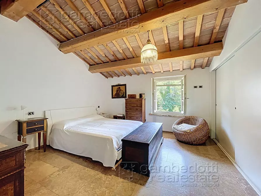 Immagine 101 di Villa in vendita  a Urbino