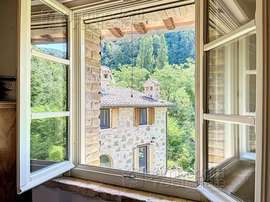Immagine 103 di Villa in vendita  a Urbino