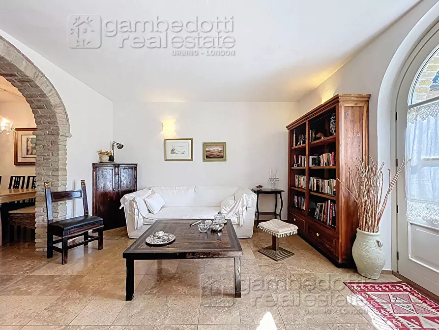 Immagine 78 di Villa in vendita  a Urbino