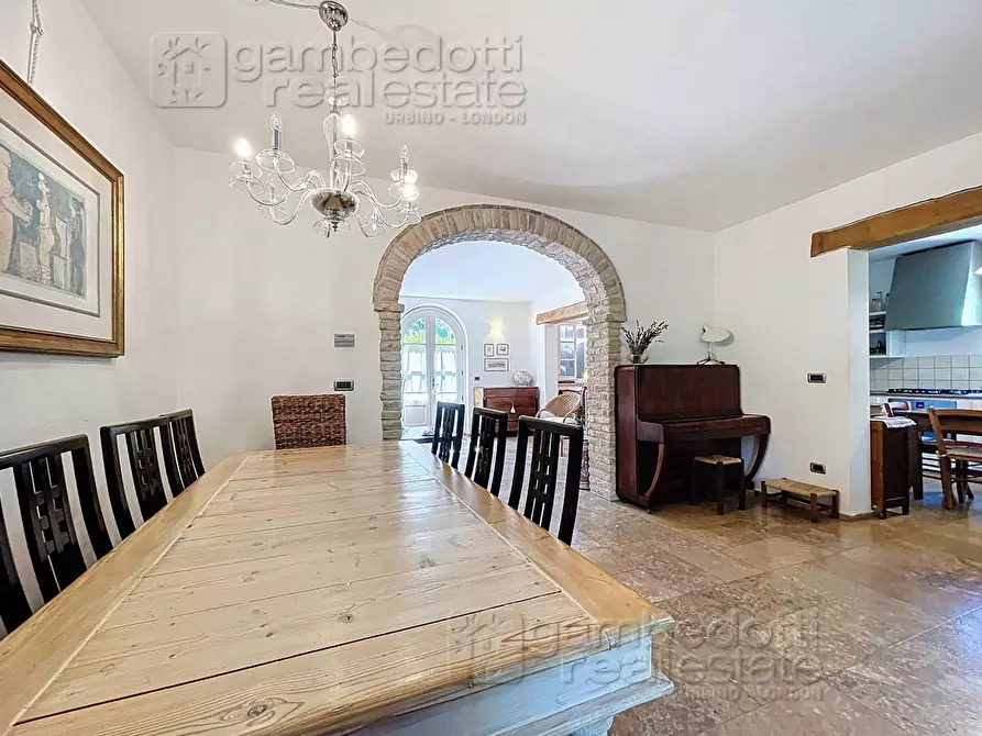 Immagine 82 di Villa in vendita  a Urbino