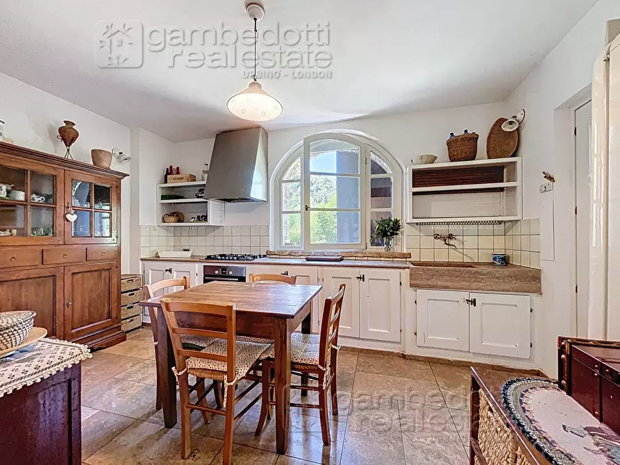 Immagine 84 di Villa in vendita  a Urbino