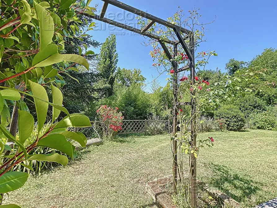 Immagine 136 di Villa in vendita  a Urbino