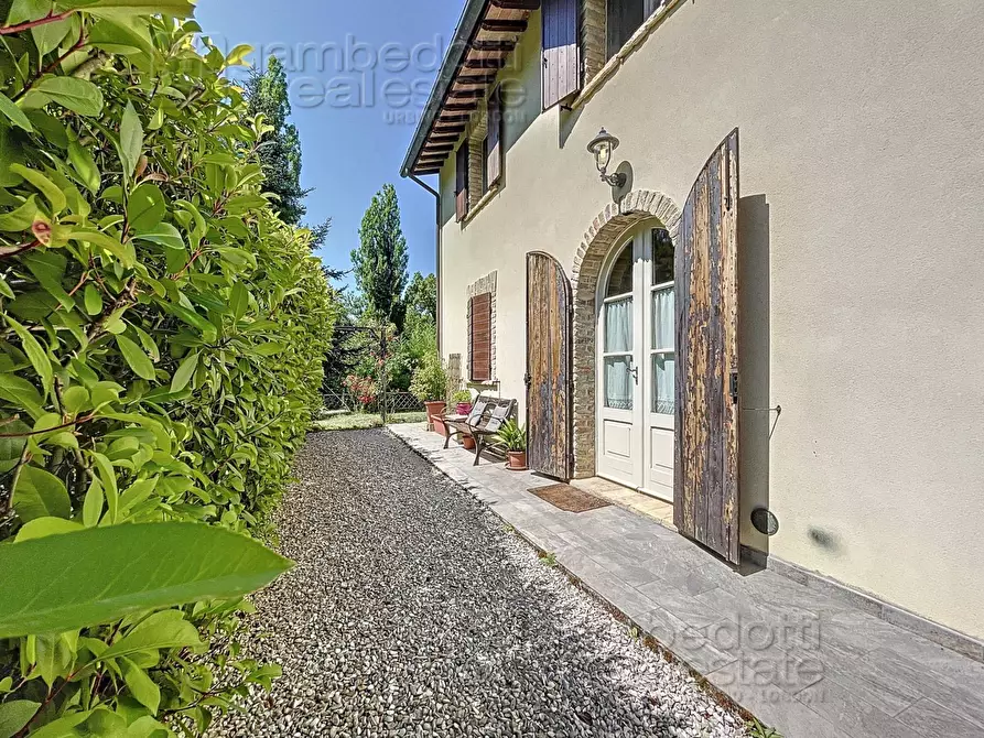 Immagine 74 di Villa in vendita  a Urbino