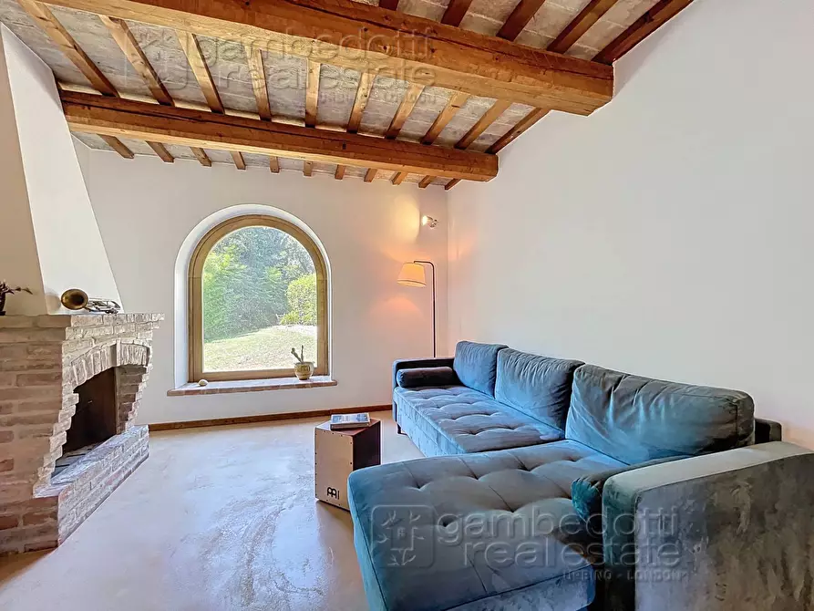 Immagine 11 di Villa in vendita  a Urbino