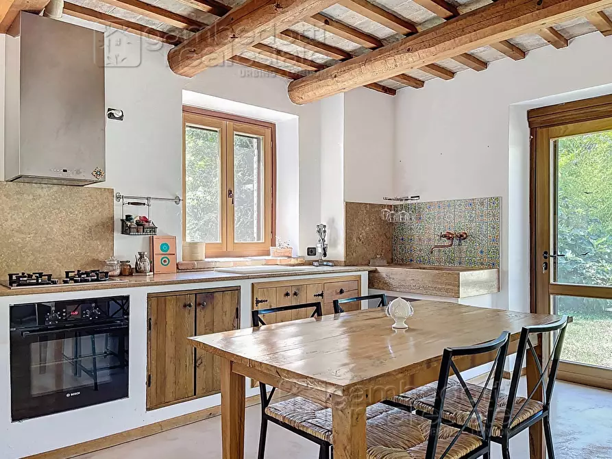 Immagine 16 di Villa in vendita  a Urbino