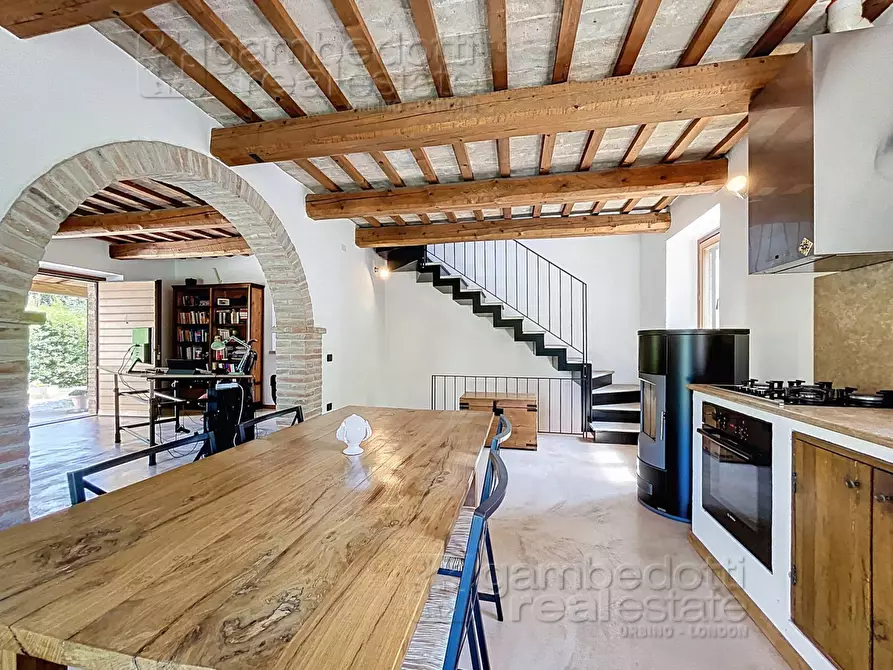 Immagine 17 di Villa in vendita  a Urbino