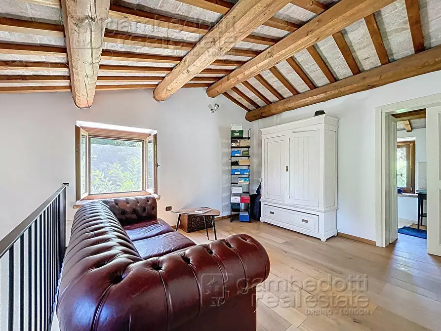 Immagine 19 di Villa in vendita  a Urbino