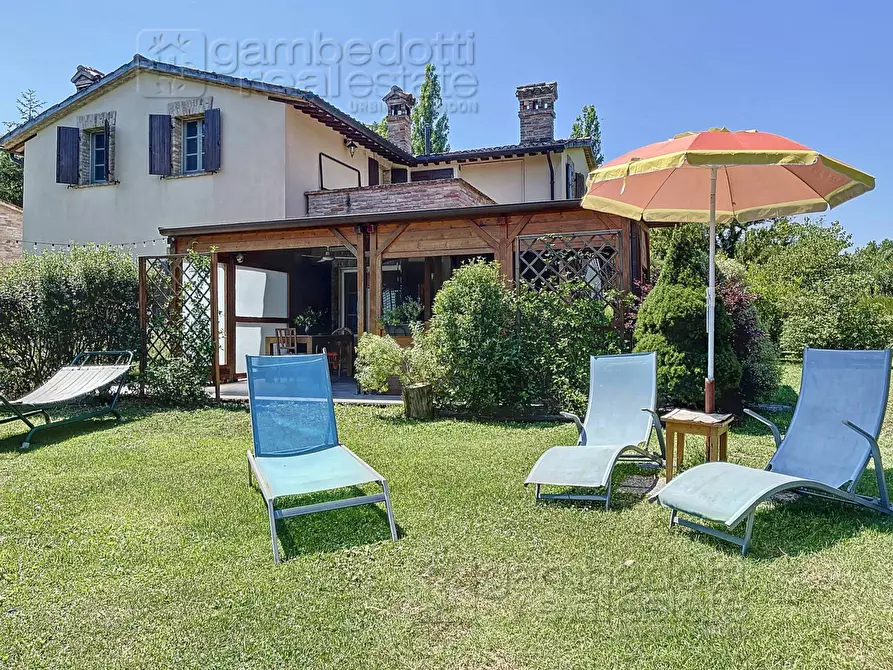 Immagine 116 di Villa in vendita  a Urbino