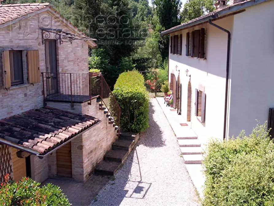 Immagine 6 di Villa in vendita  a Urbino