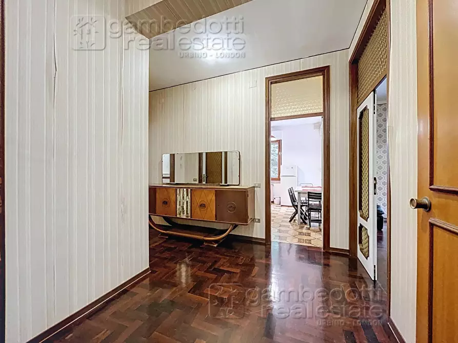 Immagine 2 di Appartamento in vendita  a Urbino