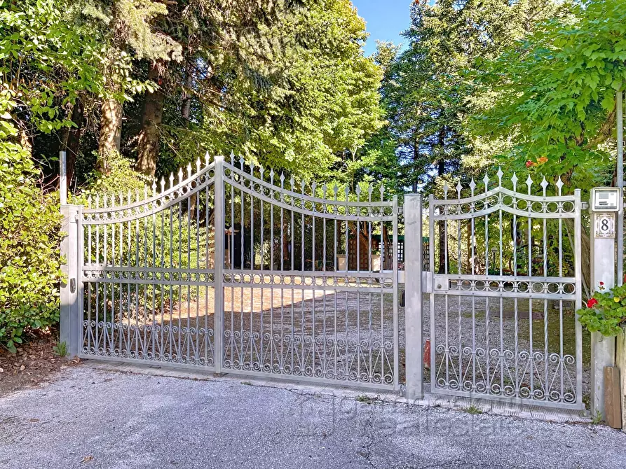 Immagine 2 di Casa indipendente in vendita  a Isola Del Piano