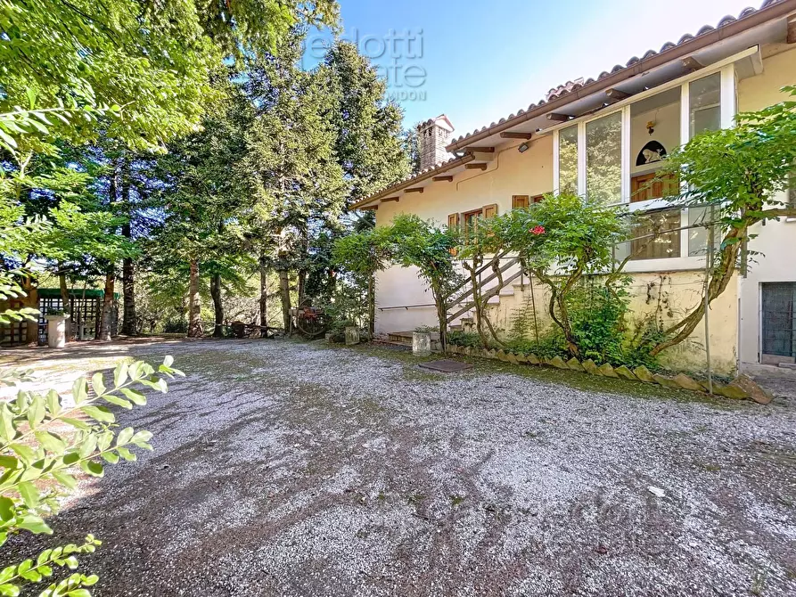 Immagine 1 di Casa indipendente in vendita  a Isola Del Piano