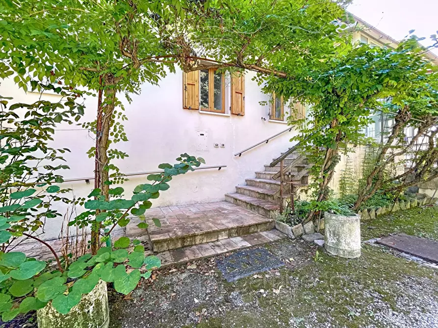 Immagine 7 di Casa indipendente in vendita  a Isola Del Piano