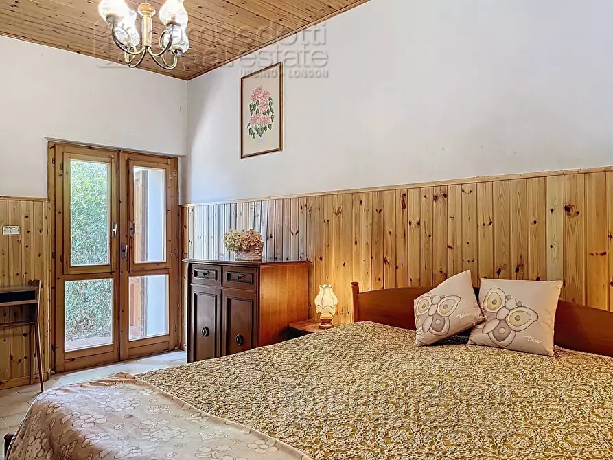 Immagine 57 di Casa indipendente in vendita  a Isola Del Piano