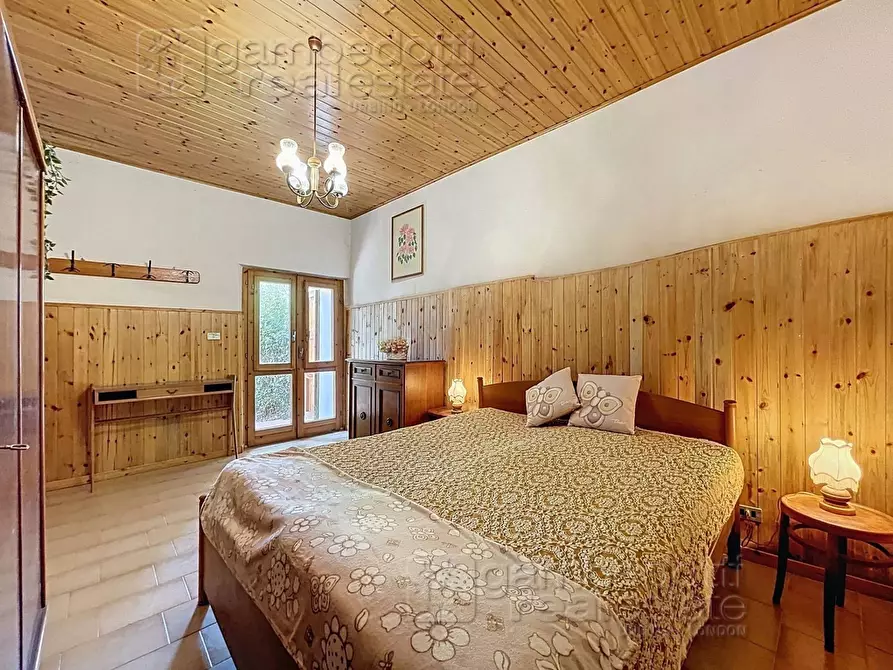 Immagine 56 di Casa indipendente in vendita  a Isola Del Piano