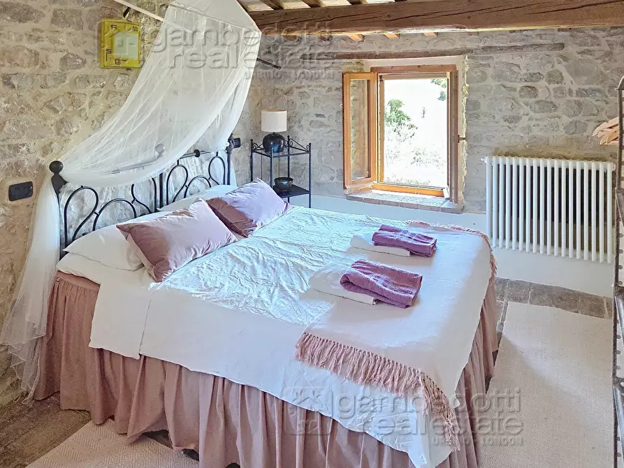 Immagine 21 di Villa in vendita  a Sassocorvaro Auditore