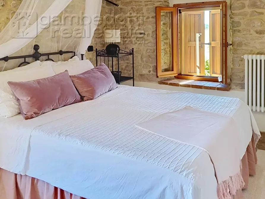 Immagine 26 di Villa in vendita  a Sassocorvaro Auditore