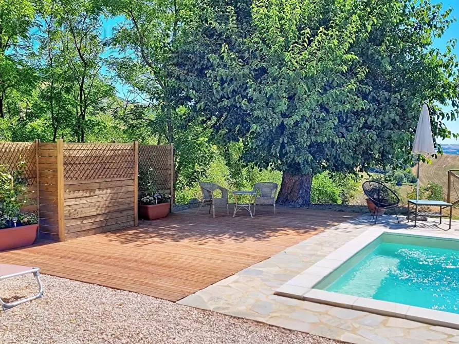 Immagine 5 di Villa in vendita  a Sassocorvaro Auditore