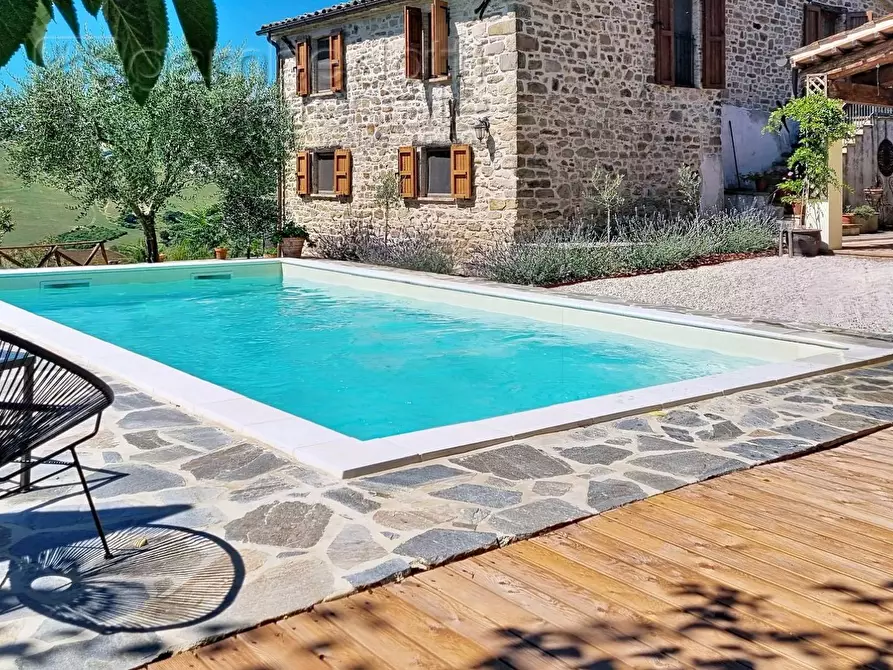 Immagine 3 di Villa in vendita  a Sassocorvaro Auditore