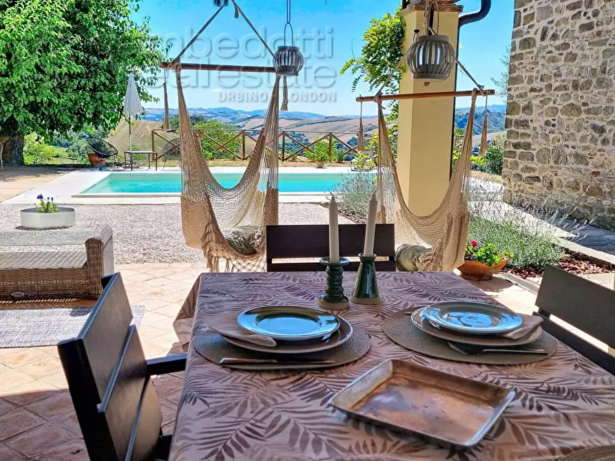 Immagine 1 di Villa in vendita  a Sassocorvaro Auditore