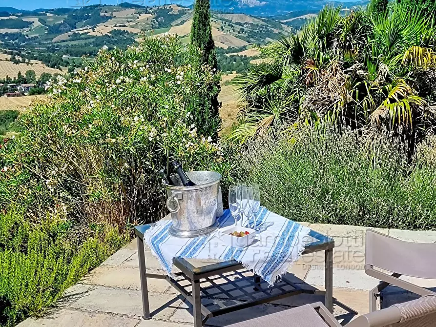 Immagine 12 di Villa in vendita  a Sassocorvaro Auditore