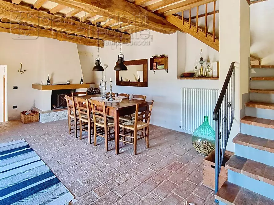 Immagine 30 di Villa in vendita  a Sassocorvaro Auditore