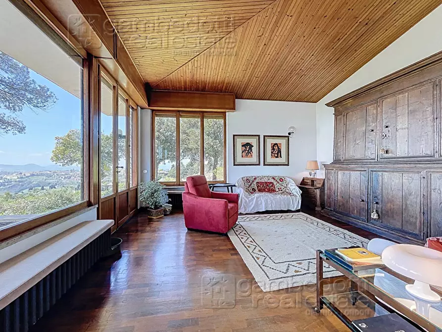 Immagine 8 di Villa in vendita  a Urbino
