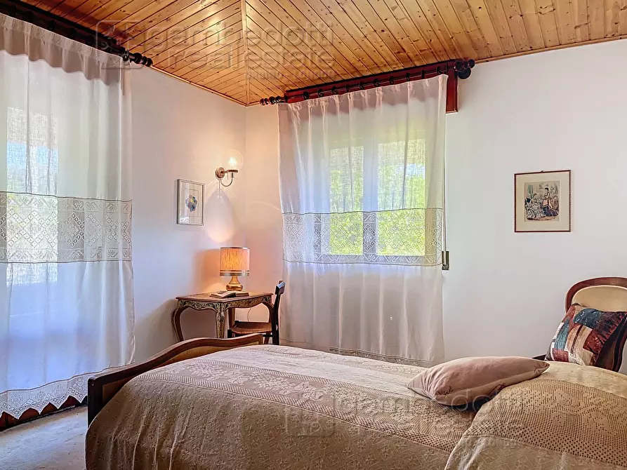 Immagine 23 di Villa in vendita  a Urbino